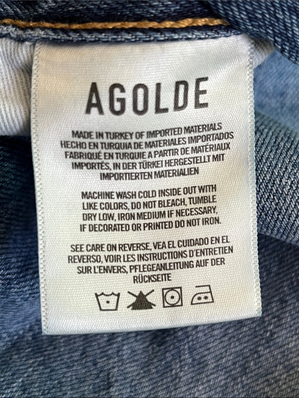 Agolde Jeans. Agolde Riley Distressed Crop Light Blue Denim Button Closure. - Picture 8 of 10